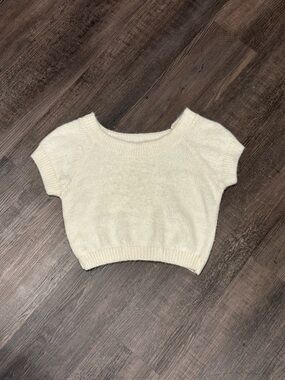 Frederick's of Hollywood Cream Short-Sleeve Crop Top